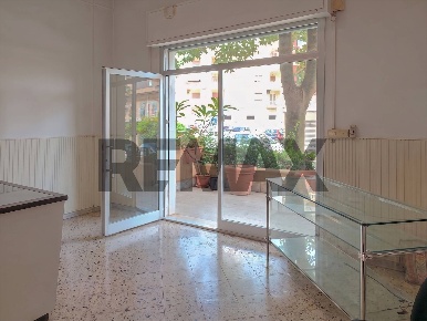 Foto Locale commerciale in Via Giuseppe Pitre' 2H, Palermo di 49 m²