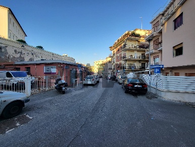 Foto Magazzino in Via Breschi 32, Anzio Centro Storico di 260 m² in affitto