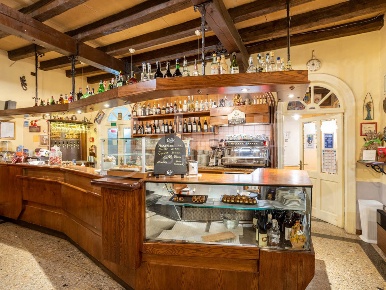 Foto Bar in Viale della Stazione 42, Latisana Centro di 500 m² in affitto