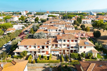 Foto Appartamento in Via del Tonale 6, Cecina Cecina Centro di 50 m²