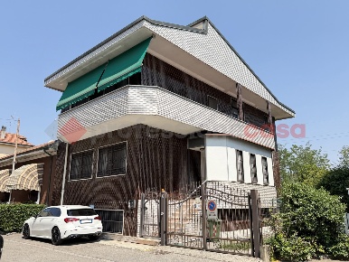 Foto Villa unifamiliare in Via Privata Baggio 19, Cesano Boscone Centro
