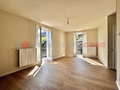 Foto Appartamento in IV Novembre, Belgirate di 93 m² con 3 locali
