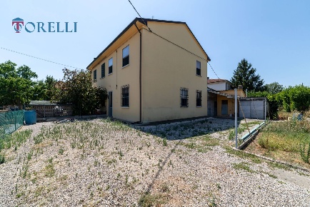 Foto Villa a schiera a Ravenna di 224 m² con 4 locali in vendita