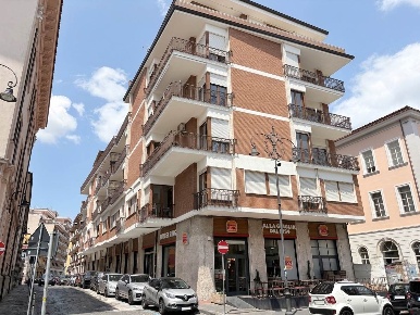 Foto Appartamento in via Partenio  12, Avellino Centro Storico di 128 m²
