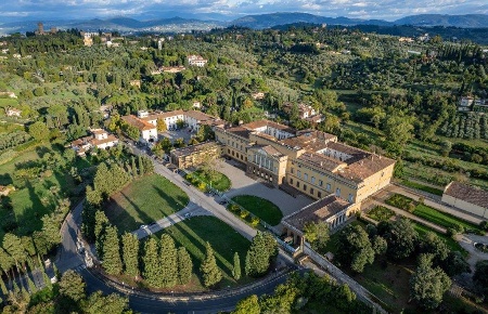 Foto Villa unifamiliare in Via di San Leonardo, Firenze di 300 m²