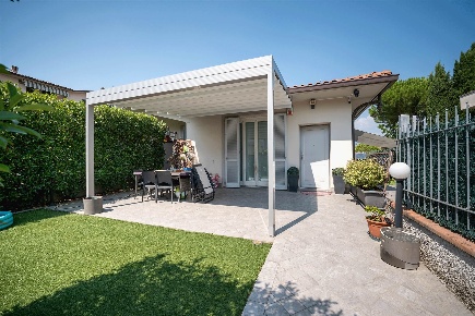 Foto Casa indipendente in Via Erbosa, Campi Bisenzio San Donnino di 85 m²