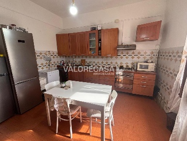 Foto Appartamento in Via della Bassa 54, Carrara Avenza di 116 m²