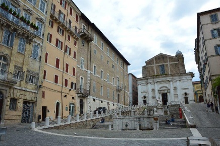 Foto Appartamento in Piazza del Plebiscito, Ancona Centro Storico di 93 m²