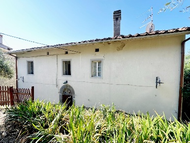 Foto Case semi ndipendenti a Villa Basilica di 187 m² con 7 locali