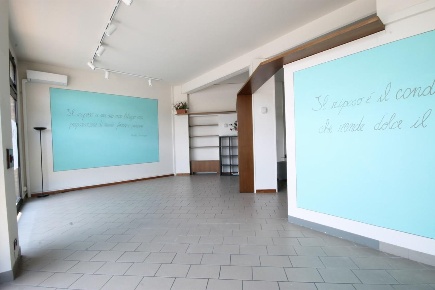 Foto Negozio a Capannori Marlia di 160 m² con 2 locali in affitto