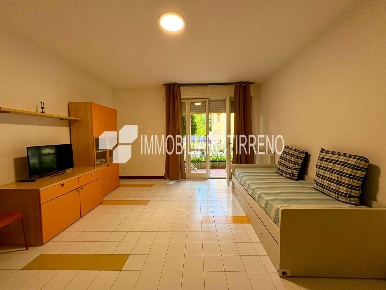 Foto Appartamento a Massa Marina di Massa Centro di 70 m² con 2 locali