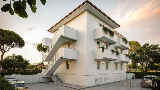 Foto Appartamento a Massa Marina di Massa Centro di 105 m² con 3 locali