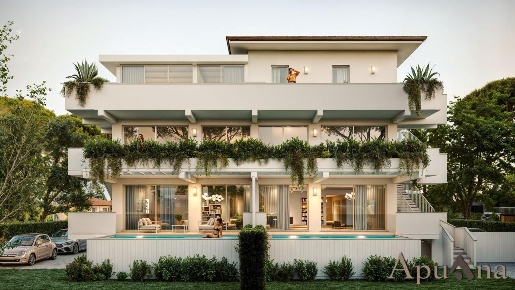 Foto Appartamento a Massa Marina di Massa Centro di 192 m² con 5 locali