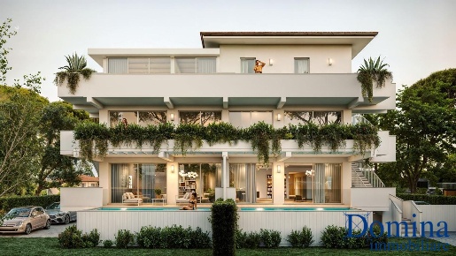 Foto Appartamento a Massa Marina di Massa Centro di 192 m² con 5 locali