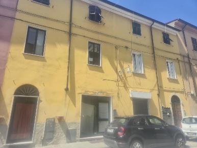 Foto Appartamento a Massa Centro di 98 m² con 3 locali in vendita