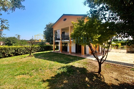 Foto Appartamento in Via Gonzaga 12, Peschiera del Garda Broglie di 120 m²