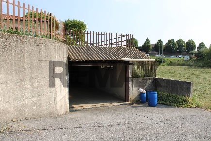 Foto Posti auto in via delle valli 59, Calusco d'Adda di 70 m² con 1 locali