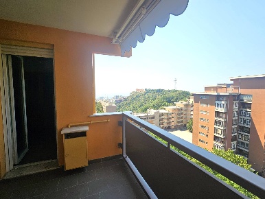 Foto Appartamento in Via San Marino, Genova Granarolo di 87 m² con 6 locali