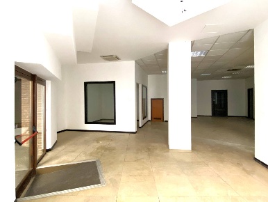 Foto Ufficio in VIA ENRICO CIALDINI, Fabriano Centro di 250 m² in affitto
