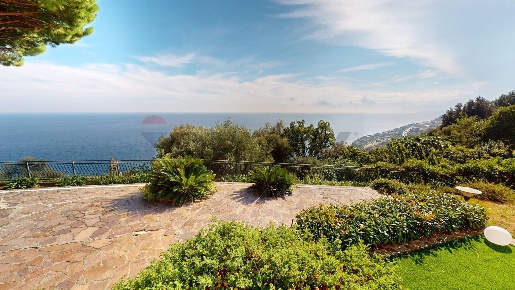 Foto Villa unifamiliare in Via Nuova Di Crevari 169, Genova di 250 m²