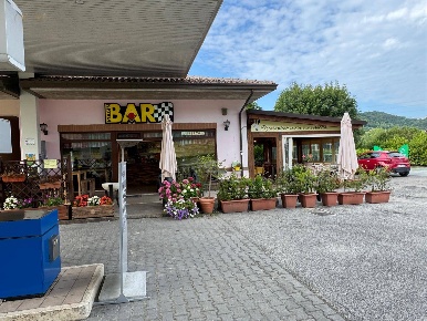 Foto Attività commerciale in S.P. 238 Val d'Aso Km 40, Comunanza di 150 m²