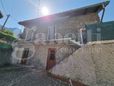 Foto Casa indipendente in Via frazione Malnago 32, Lecco Falghera di 120 m²