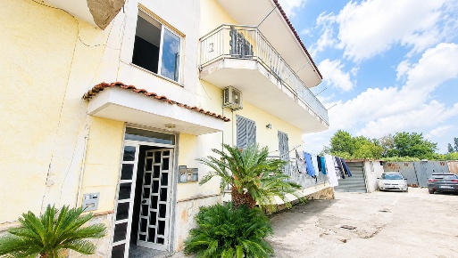 Foto Appartamento in Via Ponte Izzo 63, Pompei Centro di 112 m² in vendita