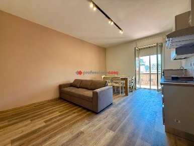Foto Appartamento in Via Saverio Pollice 10, Foggia di 100 m² con 4 locali