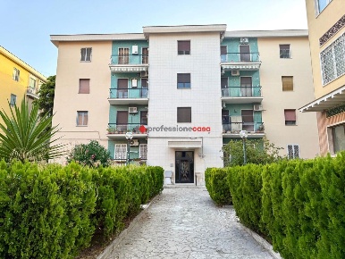 Foto Appartamento in Via Vincenzo Acquaviva 23, Foggia di 99 m² in vendita