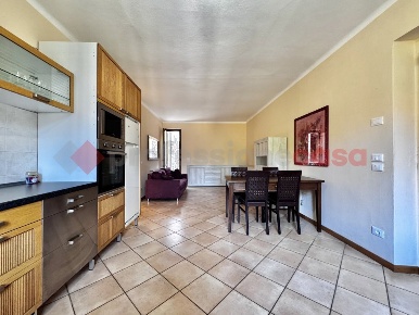 Foto Appartamento in Viotti, Meina Centro di 82 m² con 3 locali in vendita