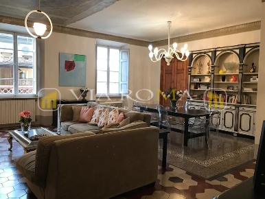 Foto Appartamento a Lucca Piazza Napoleone - San Michele di 214 m²