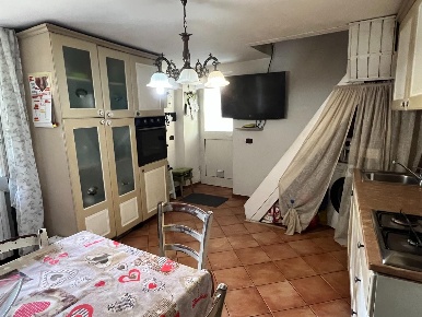 Foto Casa indipendente a Massa San Carlo - Antona di 85 m² con 5 locali