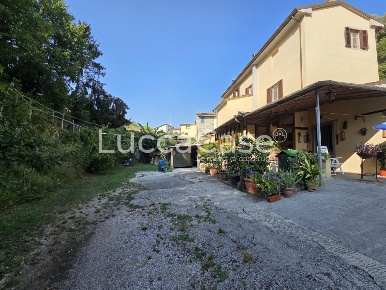Foto Casa indipendente a Massarosa Pieve a Elici, Montigiano, Gualdo