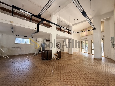 Foto Locale commerciale in Via Liri 66, Grosseto Cottolengo di 130 m²