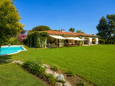 Foto Villa unifamiliare a Roma La Giustiniana di 730 m² in vendita