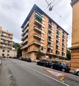 Foto Appartamento in Viale Centurione Bracelli, Genova Marassi di 83 m²