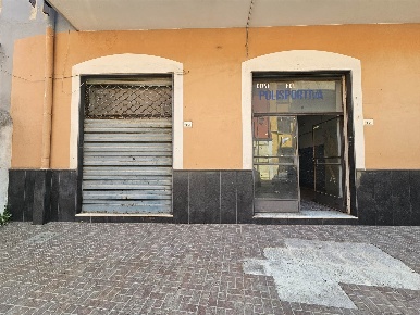 Foto Negozio in Via San Clemente 154/156, Nocera Superiore Centro di 51 m²
