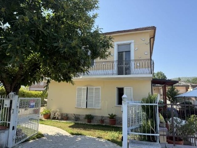 Foto Appartamento in via Colle Asparagi 1/a 1/a, Ceprano di 95 m²