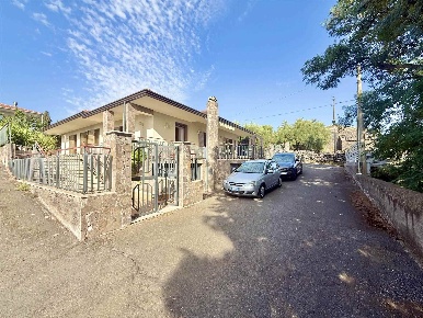 Foto Villa unifamiliare in Via Cavaliere Bosco 222, Santa Maria di Licodia