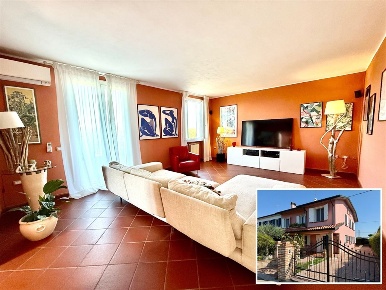 Foto Villa bifamiliare in via canaletta, Ravenna Ammonite di 313 m²
