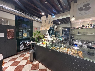 Foto Bar a Legnago Centro di 130 m² con 3 locali in vendita