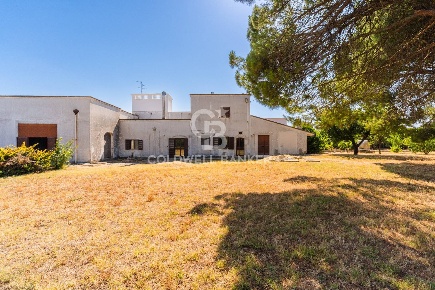 Foto Villa unifamiliare in STRADA VICINALE VECCHIA MATERA 501, di 437 m²
