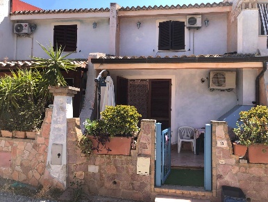 Foto Villa a schiera in Via dei Pini, Quartu Sant'Elena Capitana di 79 m²