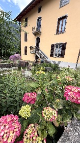 Foto Appartamento in via Monterosa 57, Scopa Centro di 76 m² con 3 locali