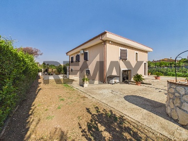 Foto Villa unifamiliare in via biandrate 130, Anguillara Sabazia di 153 m²