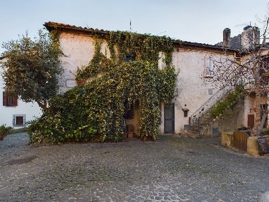 Foto Appartamento in Piazza Sant'Angelo 7, Formello Centro di 280 m²