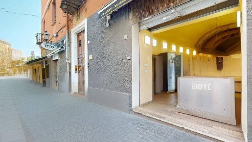 Foto Locale commerciale in Corso Vittorio Emanuele Ii, Cagliari Stampace
