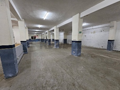 Foto Locale commerciale in san massimiliano kolbe 2, Ragusa di 700 m²
