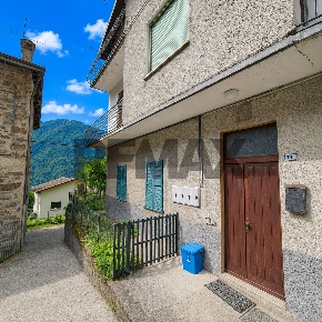 Foto Appartamento in via Maroggia 2170, Berbenno di Valtellina di 77 m²