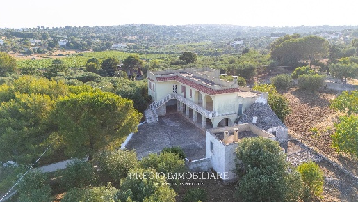 Foto Rustico in Contrada Masseria Piccola, Cisternino di 211 m² in vendita